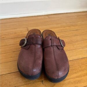 Vintage Crocs Leather Clogs 2000s